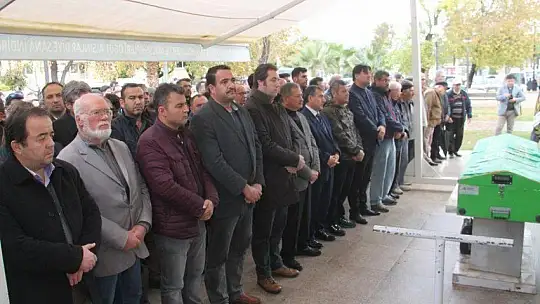 Doğacak bebeğini göremedi 