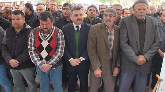 Doğacak bebeğini göremedi 