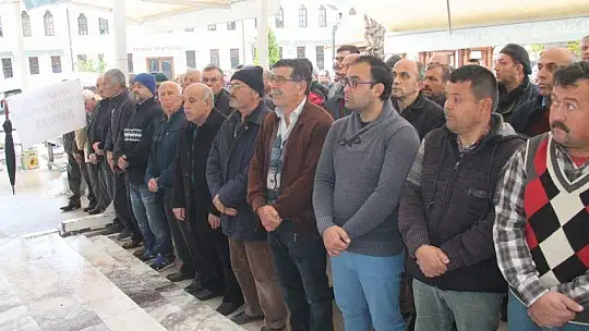 Doğacak bebeğini göremedi 