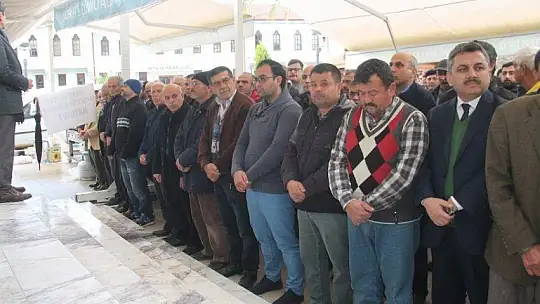 Doğacak bebeğini göremedi 