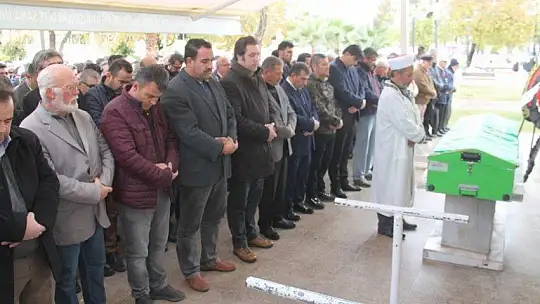 Doğacak bebeğini göremedi 