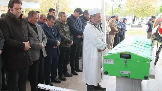 Doğacak bebeğini göremedi 