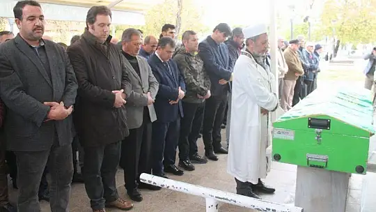 Doğacak bebeğini göremedi 