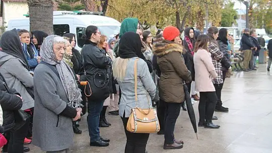 Doğacak bebeğini göremedi 