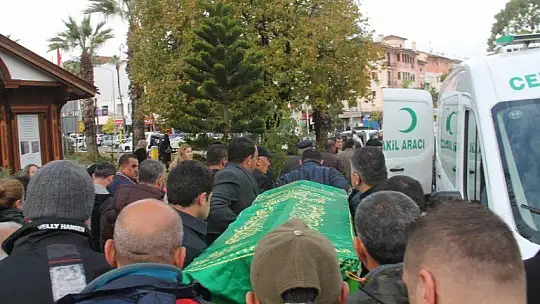 Doğacak bebeğini göremedi 