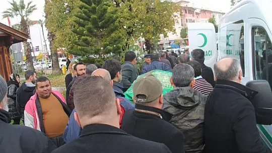 Doğacak bebeğini göremedi 