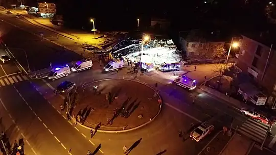 Bakanlar deprem bölgesine gitti