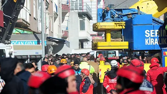 Bakanlar deprem bölgesine gitti