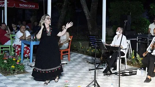 Müzikli Fethiye Akşamları Aysun Karasaçlı ile devam etti