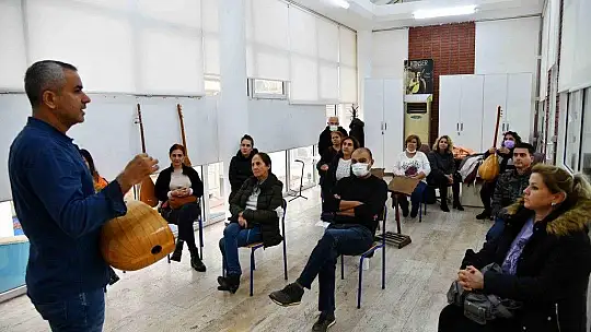 Fethiye Belediyesi Bağlama Kursu devam ediyor