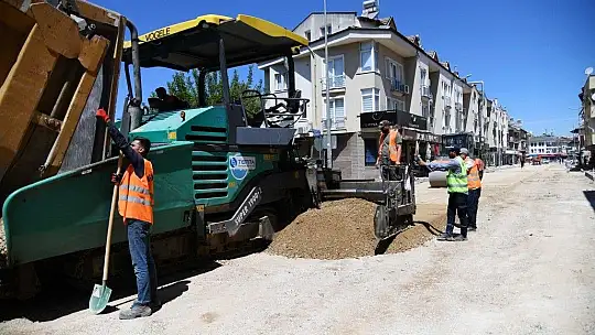 Baha Şıkman Caddesi'nde asfalt çalışmaları başladı