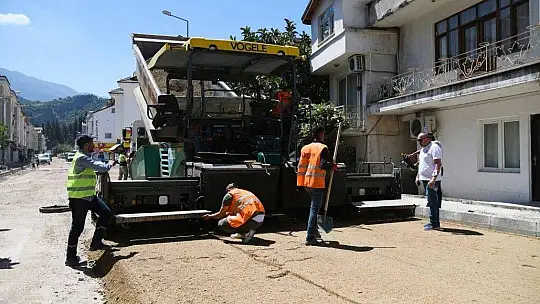 Baha Şıkman Caddesi'nde asfalt çalışmaları başladı