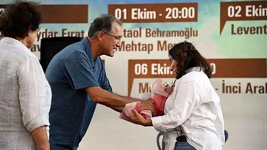 Barış İnce ve Latife Tekin, Fethiye'de buluştu