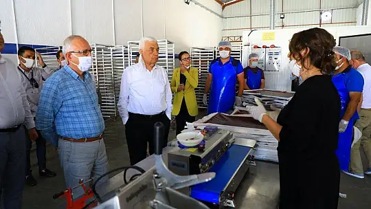 Başkan Gürün, Ürünlerin Fiyatını Katlayan Tesisi Gezdi