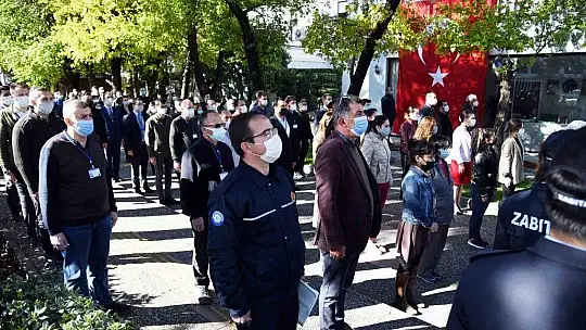 Belediye Personeli 'İstiklal Marşı' okudu