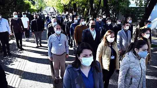 Belediye Personeli 'İstiklal Marşı' okudu