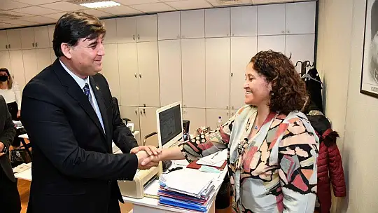 Karaca, belediye personelinin yeni yılını kutladı