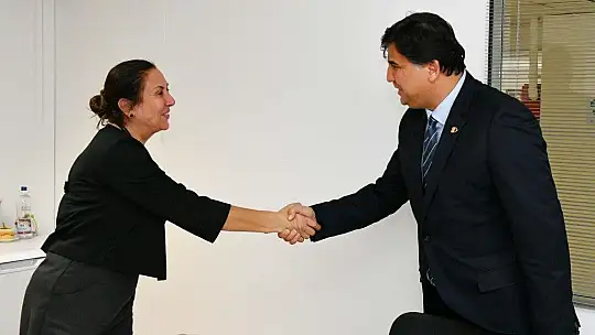 Karaca, belediye personelinin yeni yılını kutladı