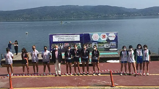 FETHİYE BELEDİYESPOR'UN KÜREKÇİLERİ SAPANCA'DAN BAŞARIYLA DÖNÜYORLAR