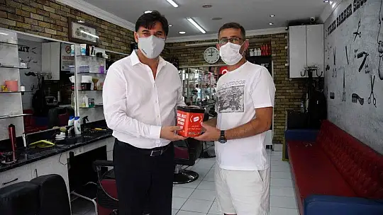 Berberlere atık jilet kutusu dağıtıldı