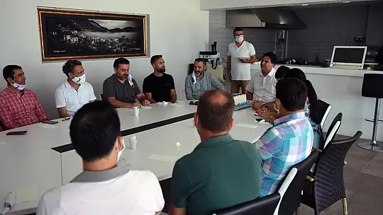 Beşiktaşlı Taraftarlar Derneğinden Karaca'ya Doğum Günü Kutlaması