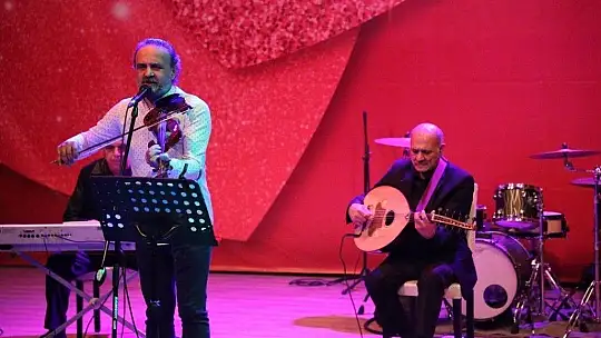 Bodrum Belediyesi yerel sanatçıların yanında