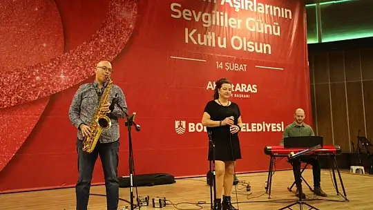 Bodrum Belediyesi yerel sanatçıların yanında