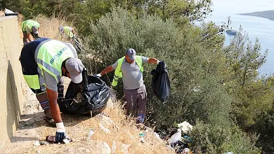 Bodrum'u elleriyle temizliyorlar: 1 ton çöp topladılar