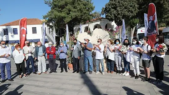 Bodrumlu süngerciler anısına sünger heykeli açılışı yapıldı