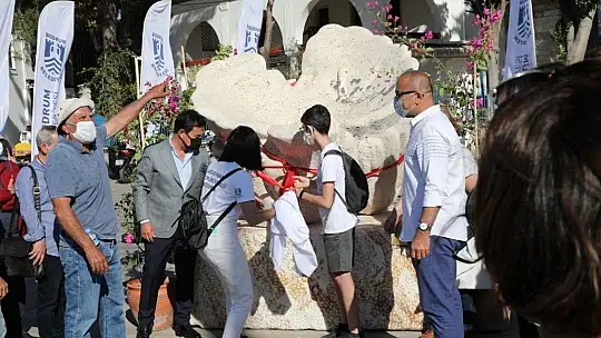 Bodrumlu süngerciler anısına sünger heykeli açılışı yapıldı