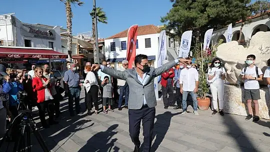 Bodrumlu süngerciler anısına sünger heykeli açılışı yapıldı