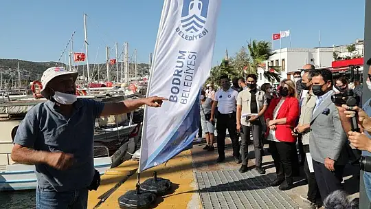 Bodrumlu süngerciler anısına sünger heykeli açılışı yapıldı