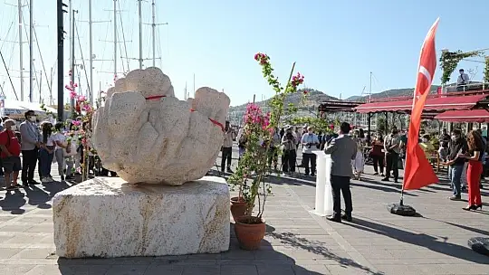 Bodrumlu süngerciler anısına sünger heykeli açılışı yapıldı