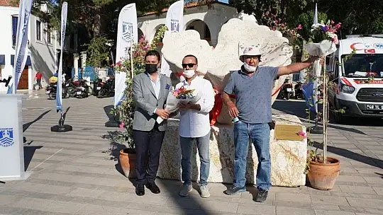 Bodrumlu süngerciler anısına sünger heykeli açılışı yapıldı