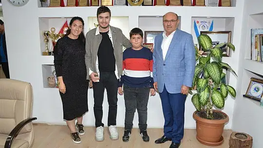 Mustafa Ceceli, Seydikemer'i Coşturdu