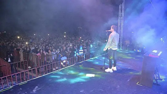 Mustafa Ceceli, Seydikemer'i Coşturdu