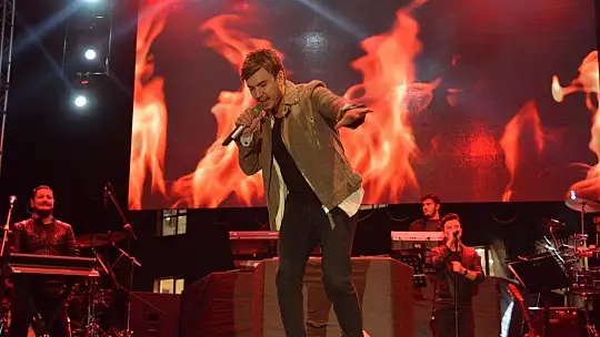 Mustafa Ceceli, Seydikemer'i Coşturdu