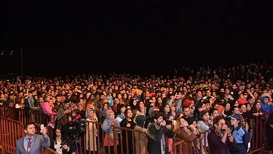 Mustafa Ceceli, Seydikemer'i Coşturdu