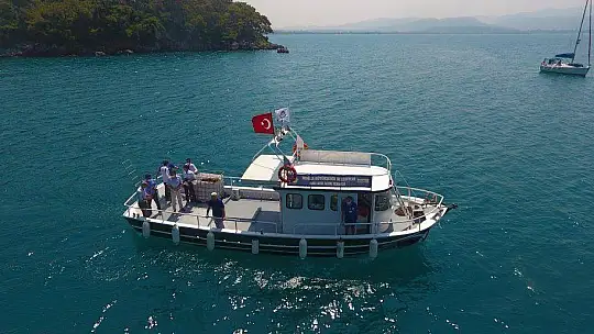 Büyükşehir Denizden 420 Bin 288 Poşet Katı Atık Topladı