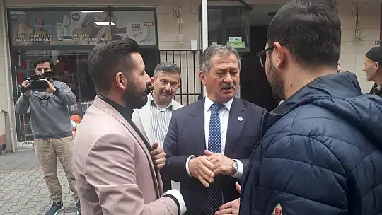 'Bukalemun' erkek giyim mağazası açıldı