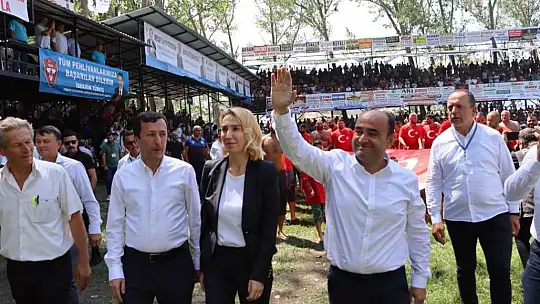 Bayrak Seromonisi Yapıldı