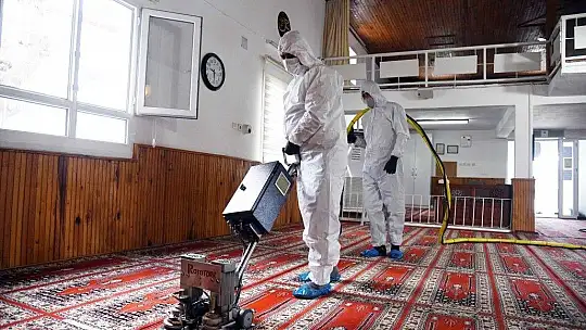 Camilerde temizlik çalışması başladı