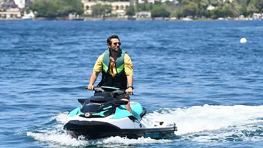 Cem Belevi'den jet-ski şov