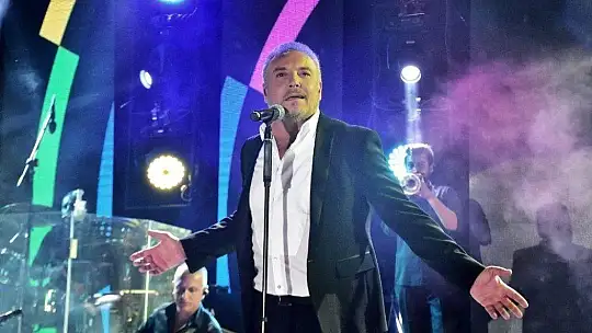 Cenk Eren hayranlarını coşturdu