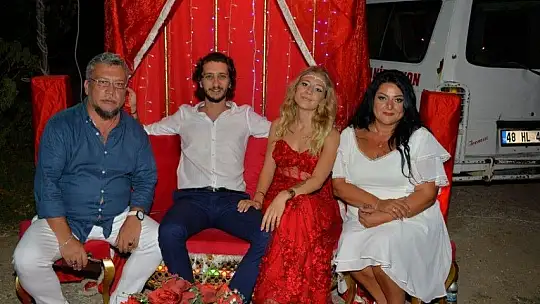 Begüm ile Mert çiftinin kına merasimi düzenlendi