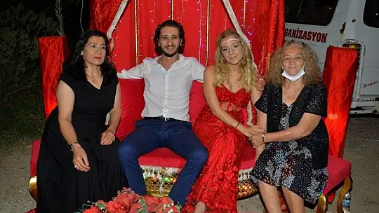 Begüm ile Mert çiftinin kına merasimi düzenlendi