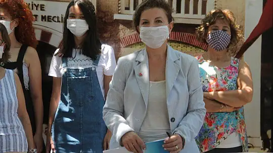 CHP'Lİ BAŞKAN OYMAK, 'KADIN CİNAYETLERİ DURDURULMALIDIR'