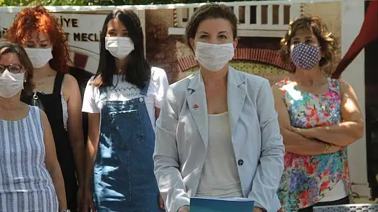 CHP'Lİ BAŞKAN OYMAK, 'KADIN CİNAYETLERİ DURDURULMALIDIR'