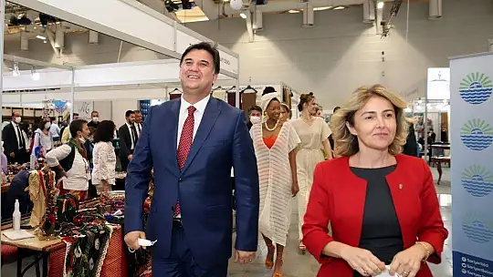 2. Craft İstanbul El Sanatları Fuarı'na Üzümlü Dastarı defilesi damga vurdu