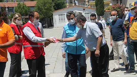 Fethiye'de Cuma namazını stadyumda kıldılar